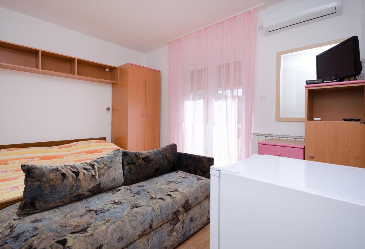 Rooms Lili Palit Екстер'єр фото