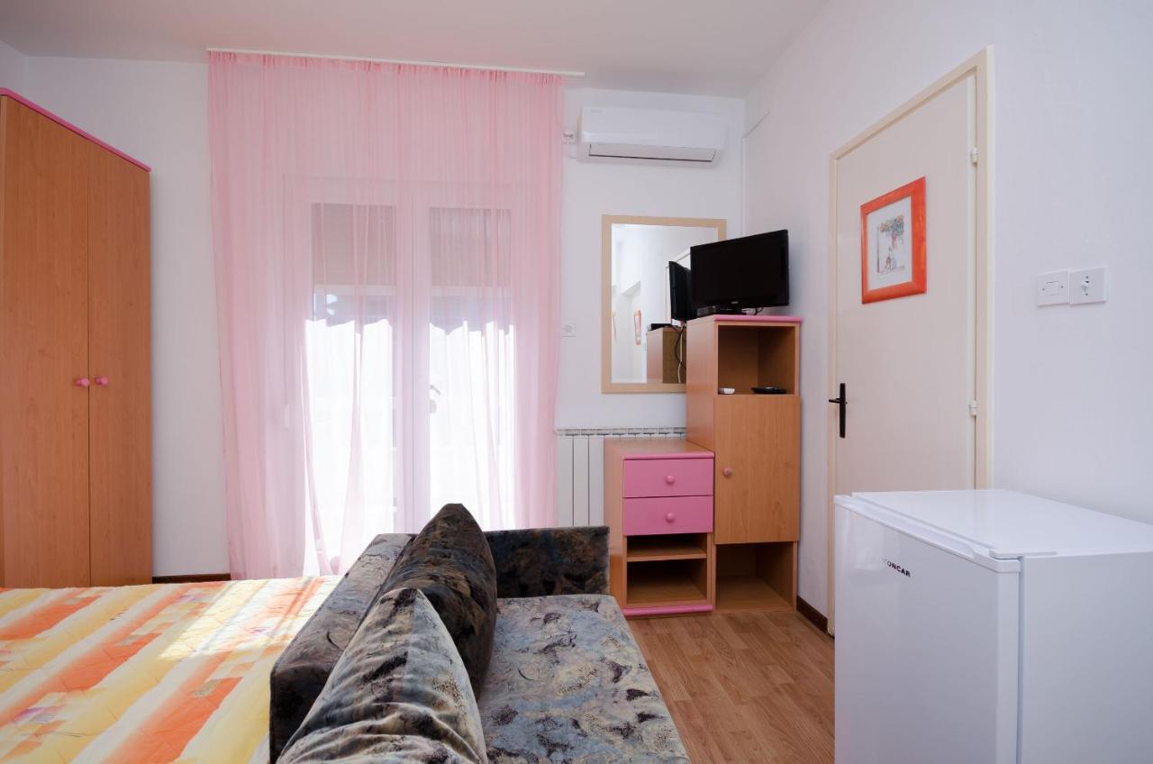 Rooms Lili Palit Екстер'єр фото